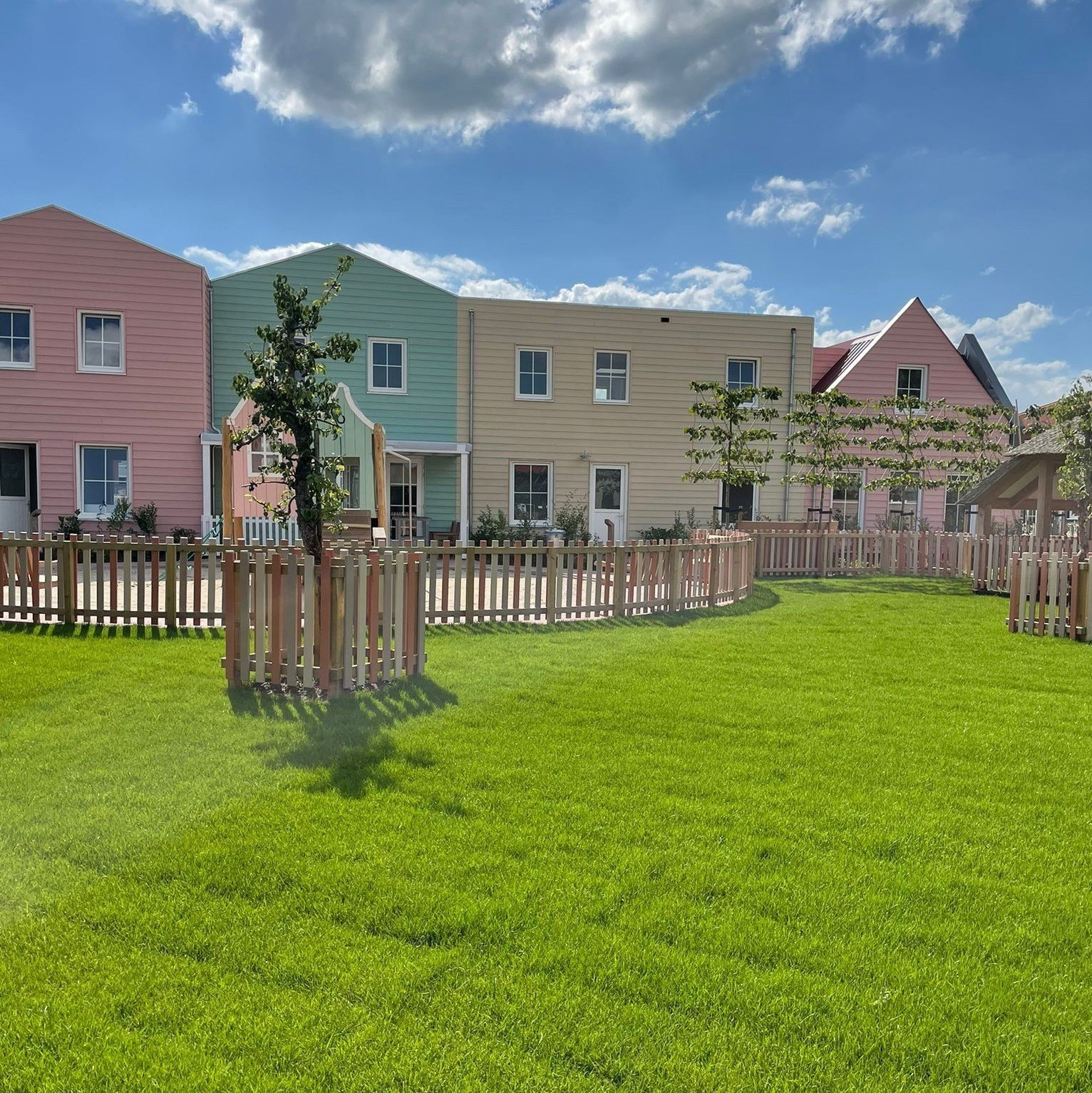 Achterzijde dorpsstraat familie resort molenwaard