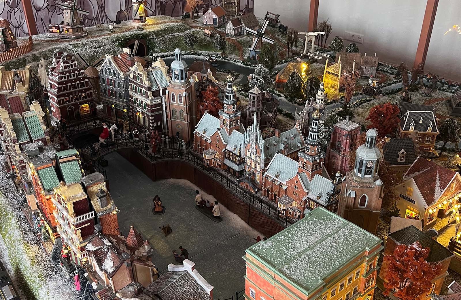 Miniature Christmas Village Molenwaard