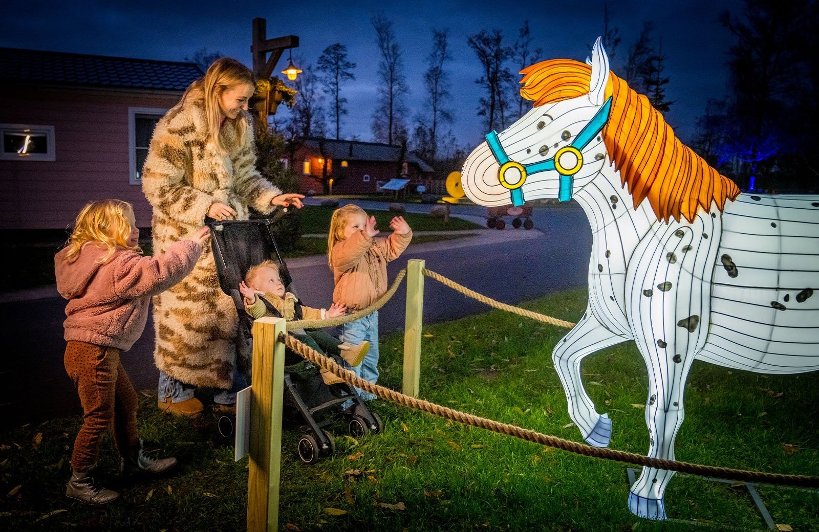 Lichtfestival Stip de pony bij Familie Resort Molenwaard