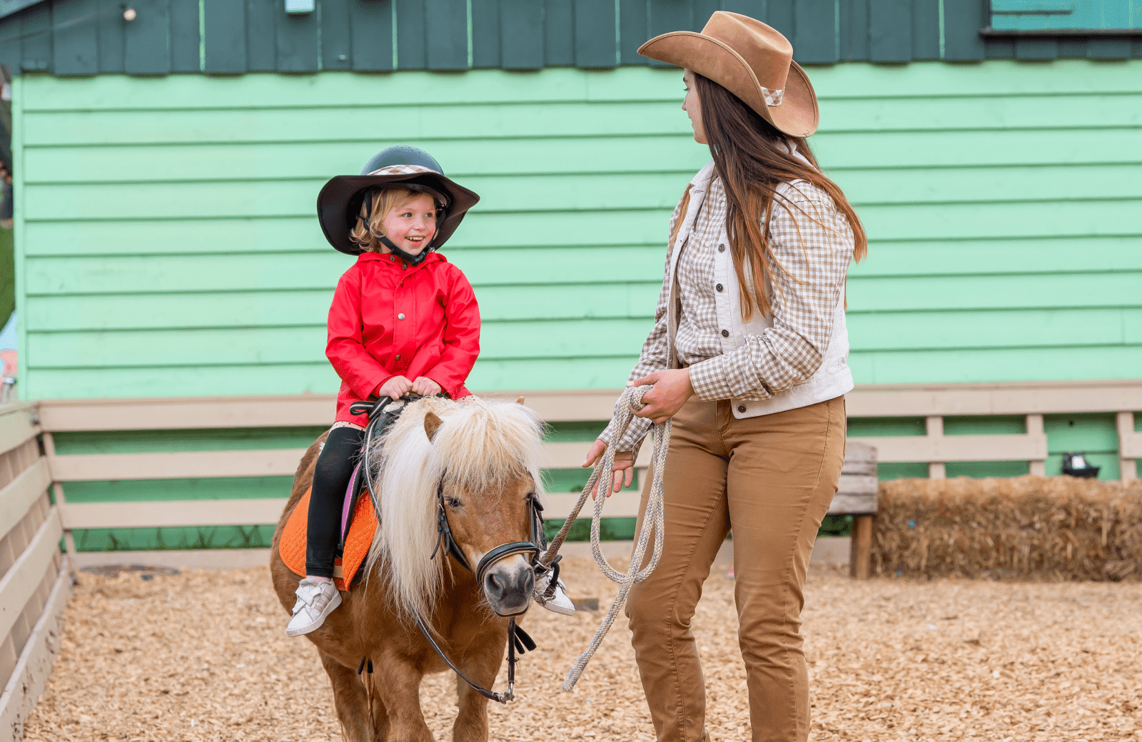 Ponyrijden bij avonturenboerderij molenwaard